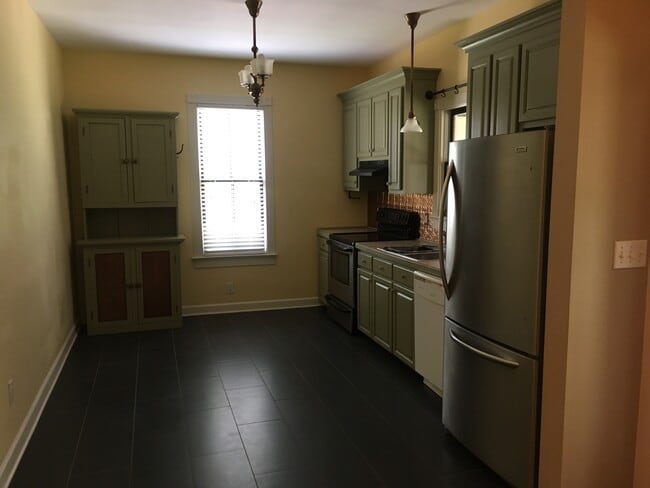 Kitchen - 611 E Martin St