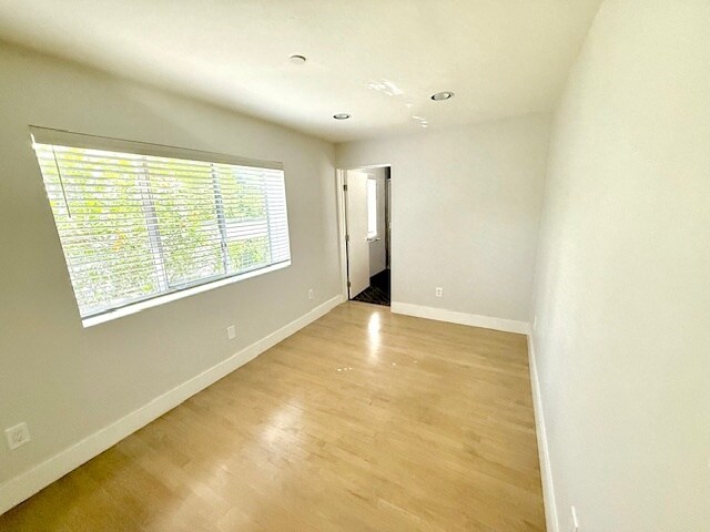 Building Photo - 6396 Weidlake Dr