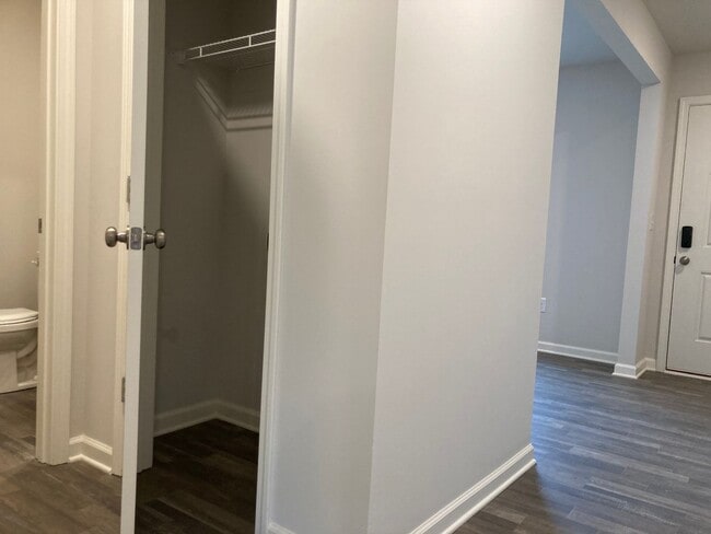 Building Photo - ** Apply TODAY ** Possibly Have Keys in Hand TOMORROW **