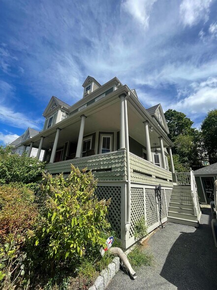 Building Photo - 83 Dexter St