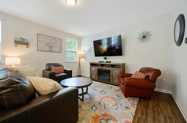 Building Photo - 155 Rossell Park Cir