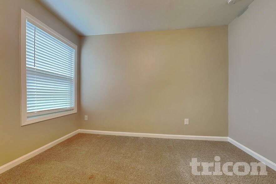 Building Photo - 3440 Baylor Cir