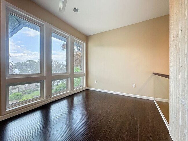 Building Photo - Exquisite Lake County Home with Lake Harris Views