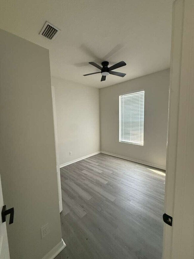 Building Photo - 1819 Lady Palm Ct
