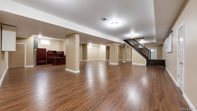 Building Photo - 31 Cornwall Ln