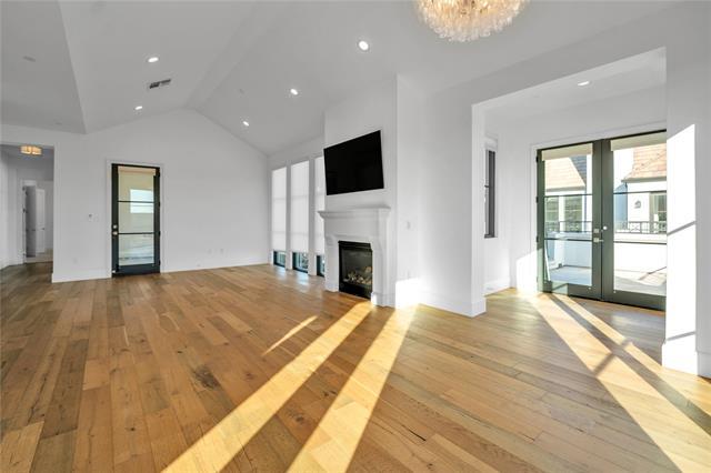 Building Photo - 5270 Town and Country Blvd