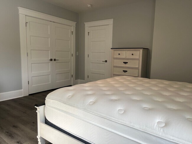 Building Photo - Gorgeous Brand New 3/2 Move In Ready Now!