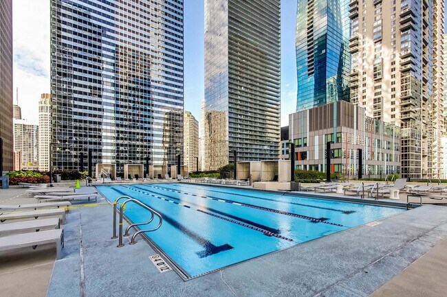 Building Photo - 225 N Columbus Dr