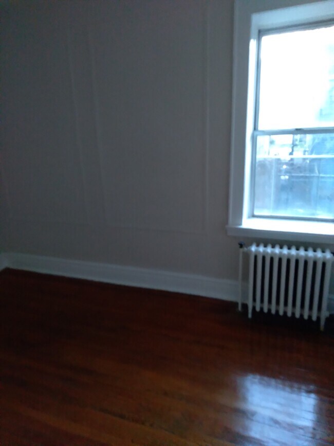 Building Photo - 232 Shephard Ave