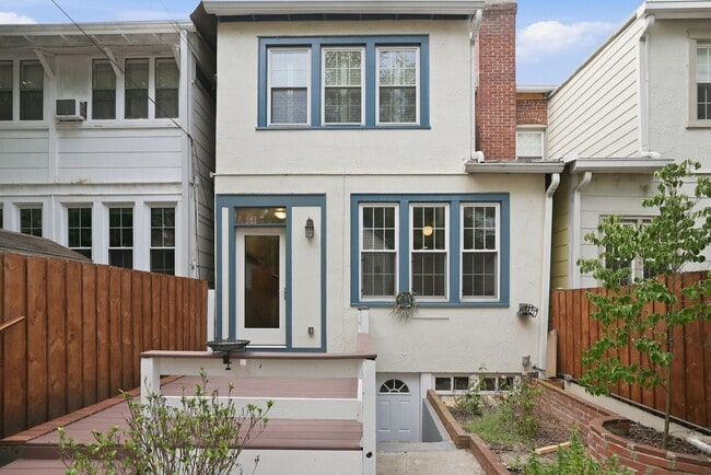 Building Photo - Glover Park Townhome | 4 Bed | 3.5 Bath | 2,500 Sf | Large Front Porch & Fenced-In Backyard w/ Deck
