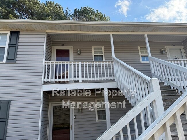 Building Photo - 381 S Moore St