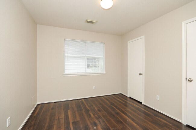 Building Photo - 12846 Colony Heath Ln