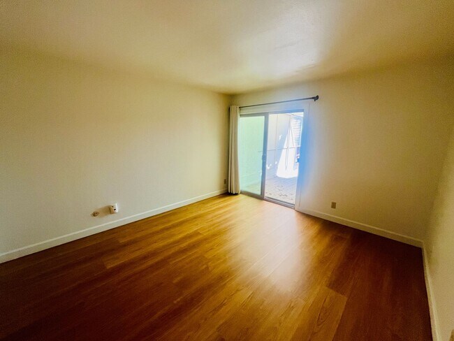 Building Photo - Wonderful 2 Bed 2 Bath in The Villages A 55+ Community