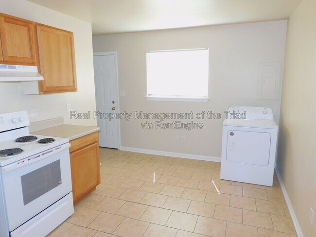 Building Photo - 4302 Parker St