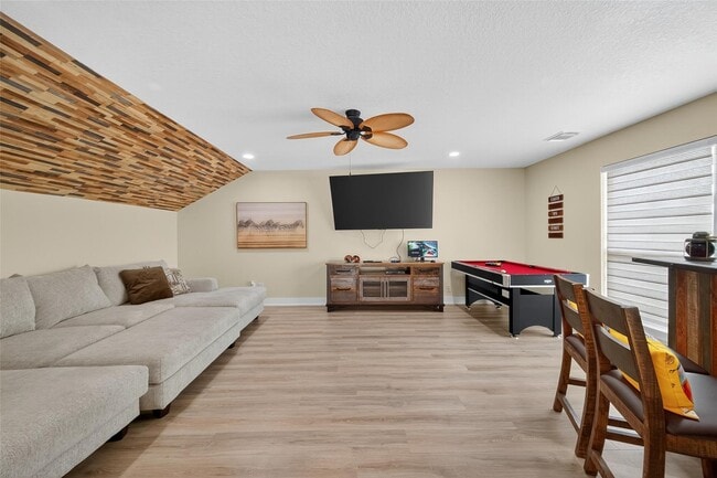 Building Photo - 3718 Garden Green Trail