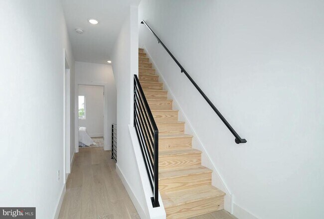 Building Photo - 3957 Wyalusing Ave