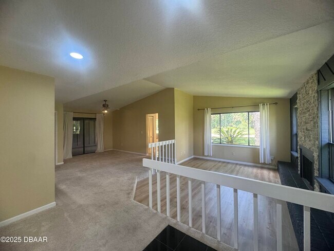 Building Photo - 1917 Goldenrod Way