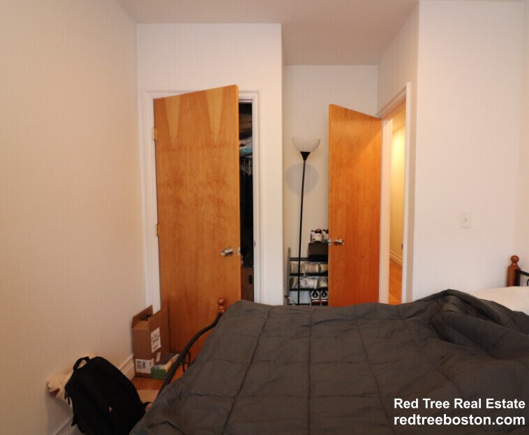 Building Photo - 64 Louis Prang St