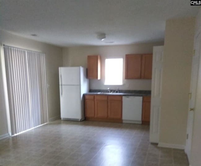 Building Photo - 233 Rosebrook Dr