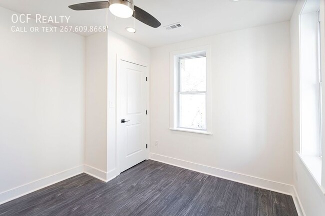 Building Photo - Point Breeze Two Bedroom Apartment