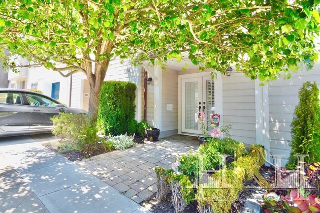 Building Photo - Stunning 3 BR | 2 BA in Noe Valley - Must See!