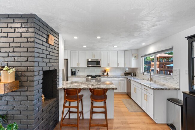 Building Photo - 975 Joshua Dr