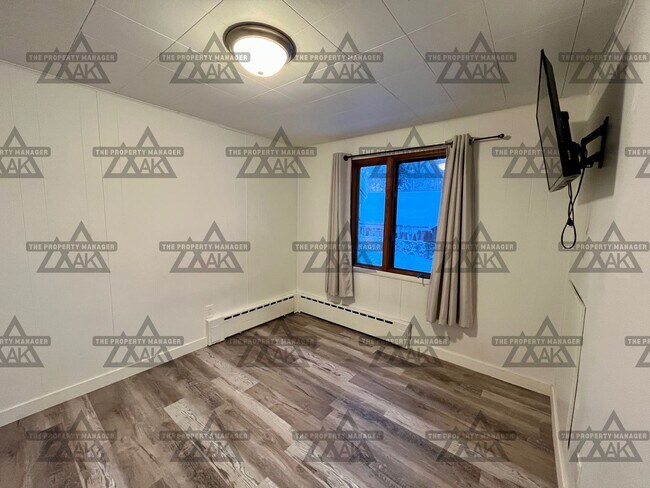 Building Photo - Dog-Friendly Tri-Level Home on Double Lot with Fenced Yard