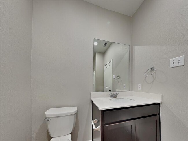 Building Photo - 108 Mica Trl