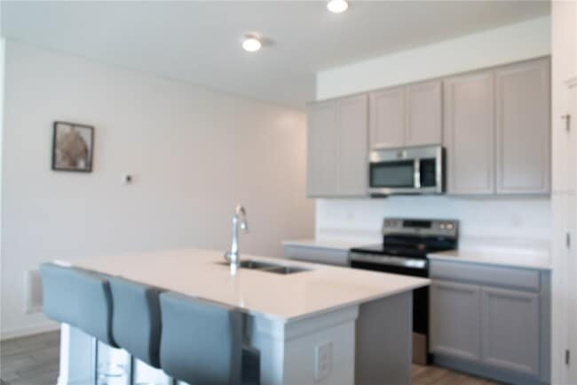 Building Photo - 707 Staffora St