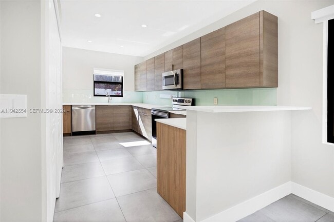 Building Photo - 1744 SW 22nd Terrace