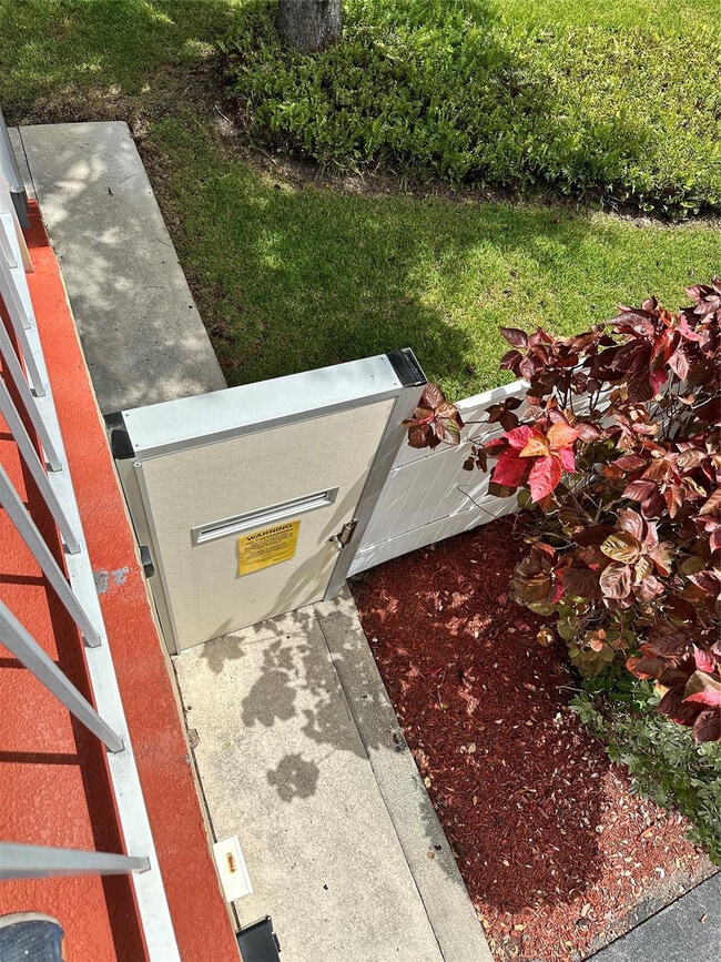 Building Photo - 305 NE 16th St