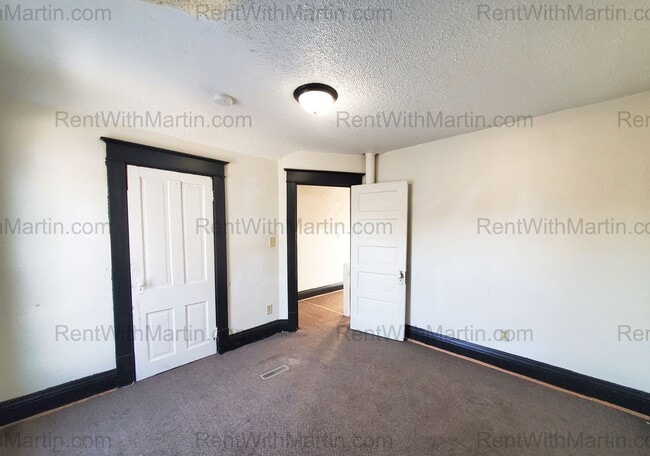 Building Photo - 1020 Columbia St