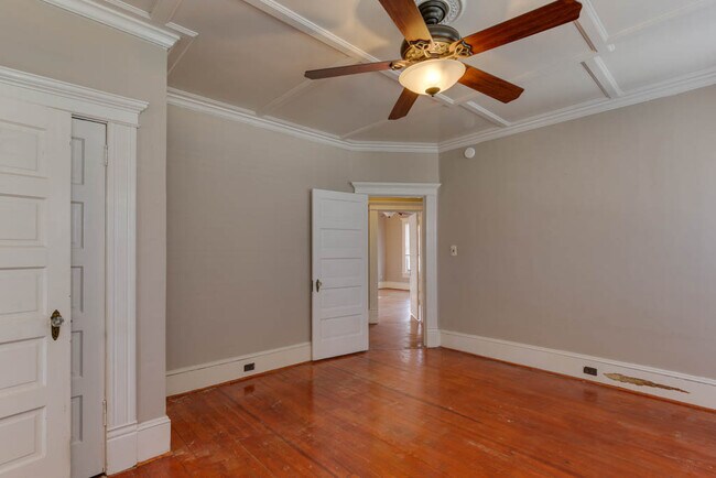 Building Photo - 1051 Naval Ave