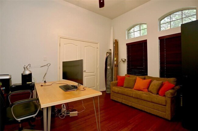 Building Photo - 19003 Yearling Meadows