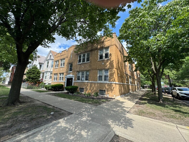Building Photo - 3562 W Henderson St
