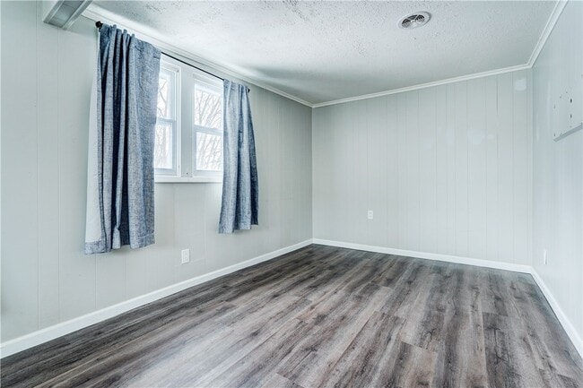 Building Photo - 1070 Gravel Rd