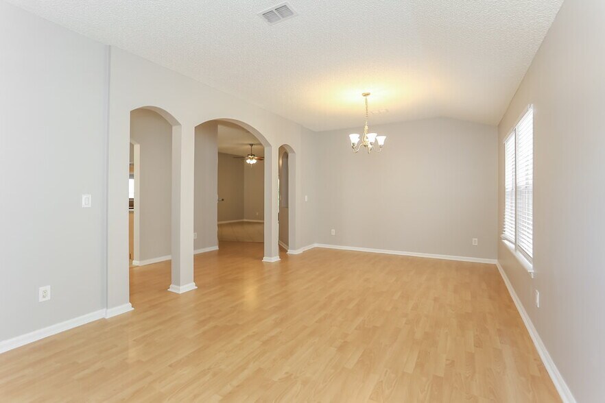 Building Photo - 3014 Piedmont Manor Dr