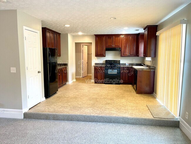 Building Photo - 225 Forrest Ln