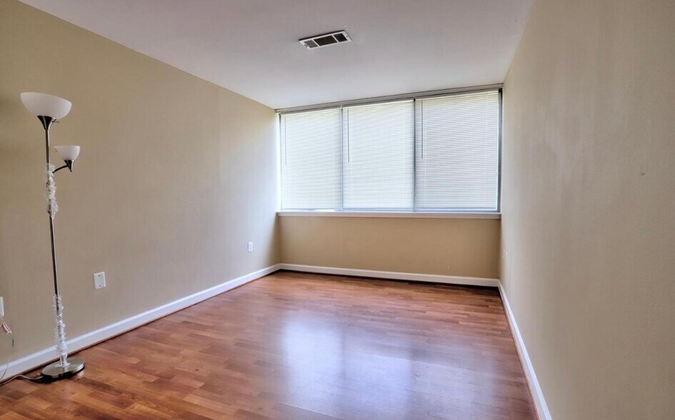 Building Photo - 4360 Ivymount Ct