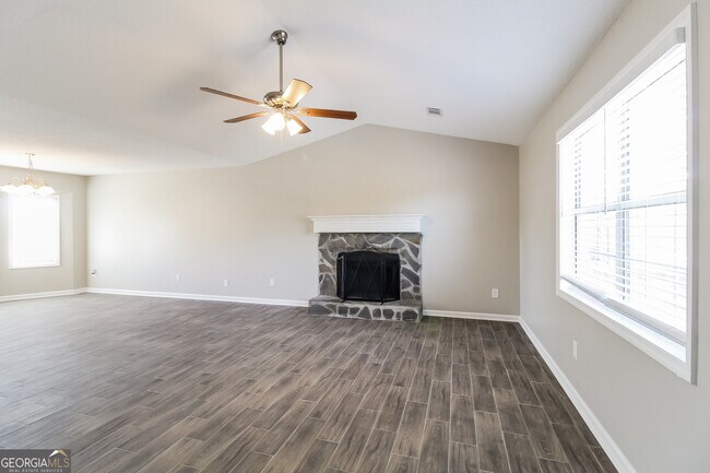 Building Photo - 4603 Quail Pointe Dr
