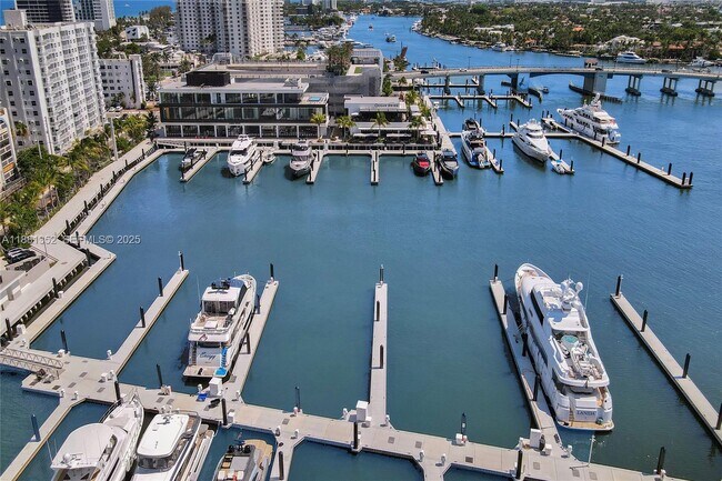 Building Photo - 100 S Birch Rd