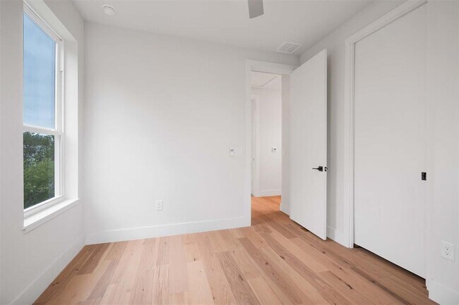 Building Photo - 4513 S 3rd St