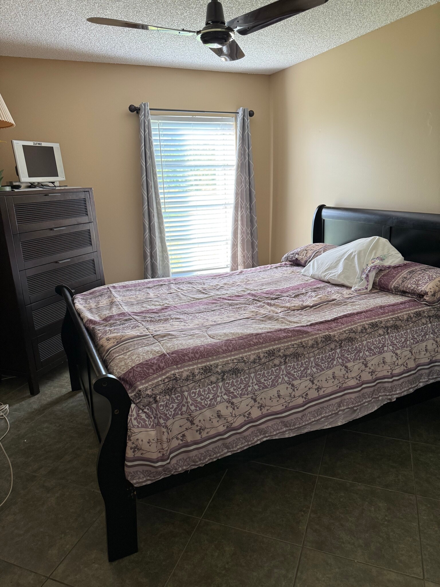 Guest bedroom - 4043 NW Cinnamon Tree Cir