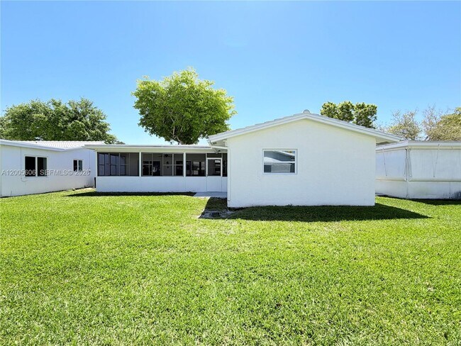 Building Photo - 8581 NW 17th St