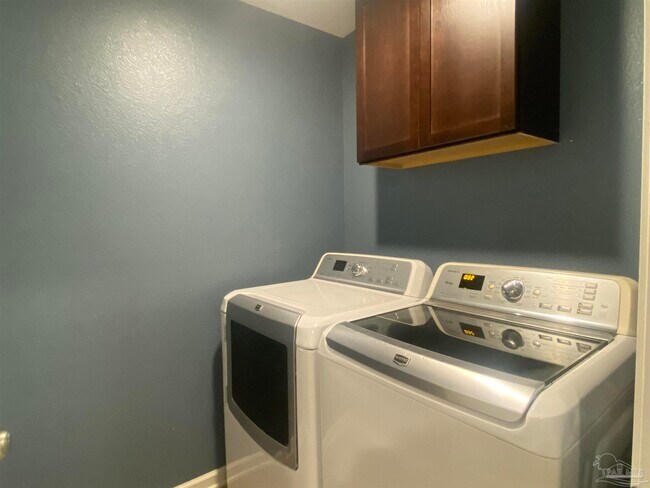 Building Photo - 5838 Blackhorse Cir