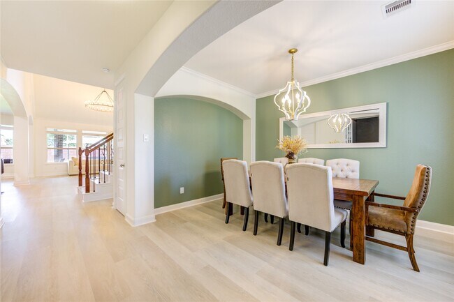 Building Photo - 27310 Onslow Run Dr