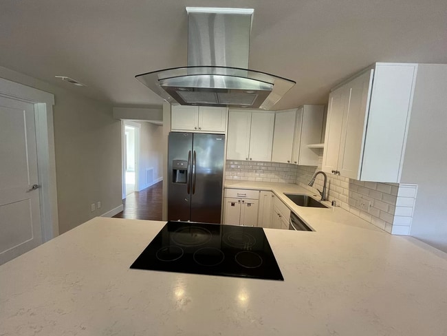 Building Photo - 1144 N 160th St