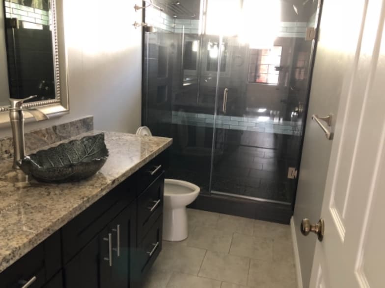 Building Photo - 1824 Queens Way