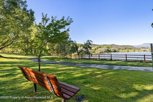 Building Photo - 7 Buckskin Ct