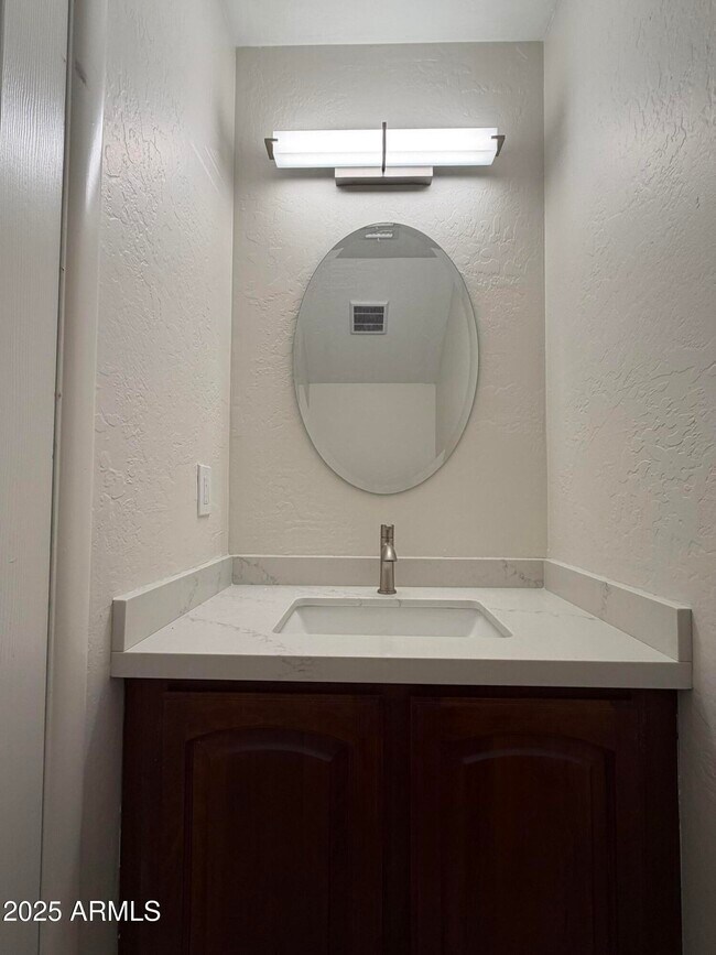 Building Photo - 4434 E Annette Dr